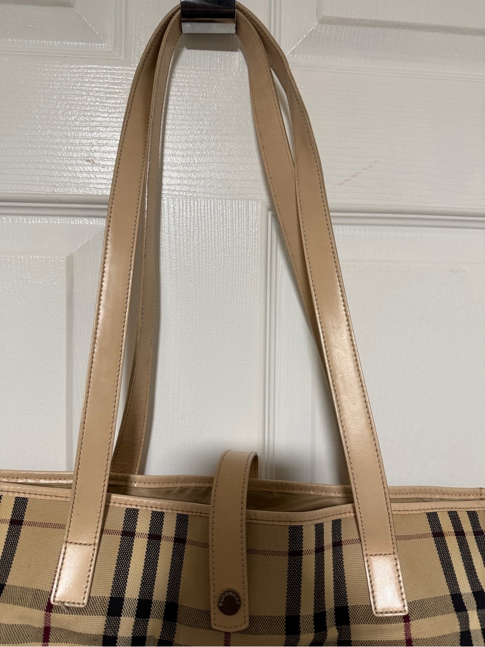 Authentic Burberry Beige Classic Check Tote with Tan Leather Straps - Picture 4 of 15